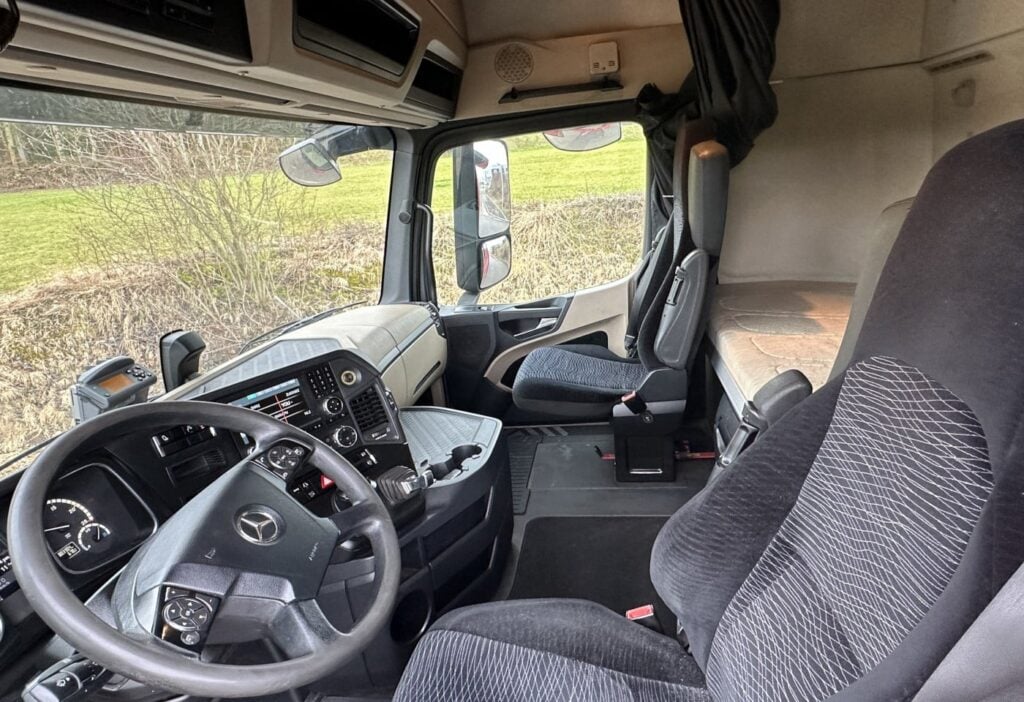2015 Mercedes-Benz Actros 1842 4x2 Kasten / HB