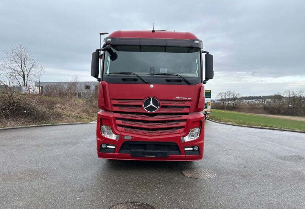 2015 Mercedes-Benz Actros 1842 4x2 Kasten / HB