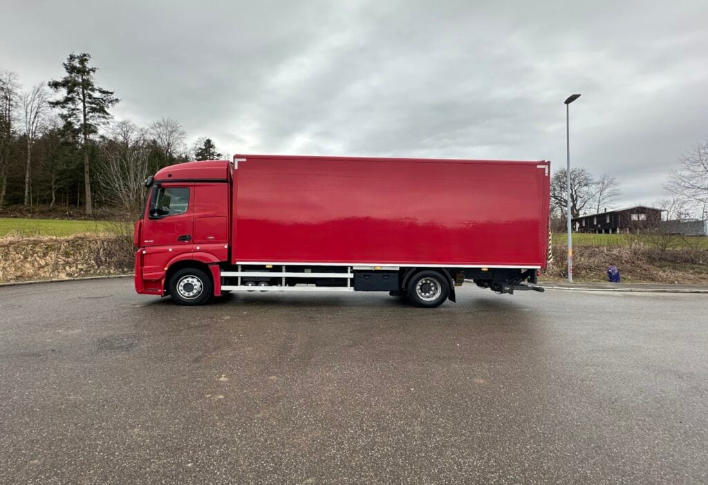 2015 Mercedes-Benz Actros 1842 4x2 Kasten / HB