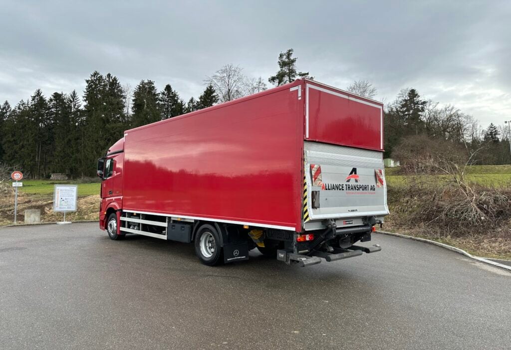 2015 Mercedes-Benz Actros 1842 4x2 Kasten / HB