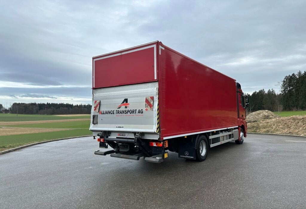2015 Mercedes-Benz Actros 1842 4x2 Kasten / HB