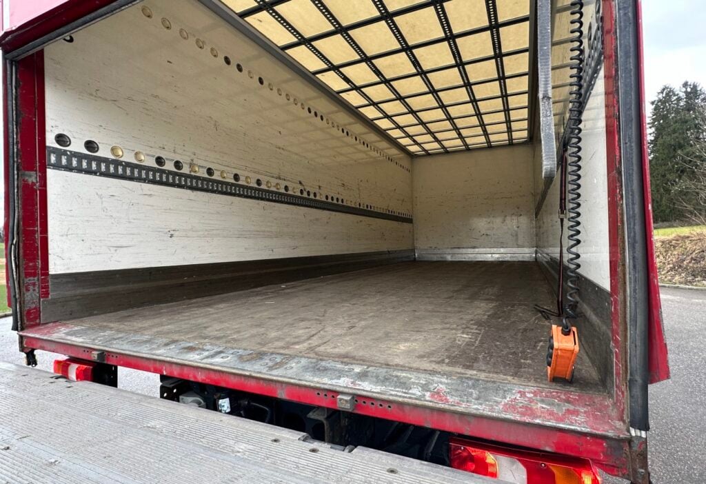 2015 Mercedes-Benz Actros 1842 4x2 Kasten / HB