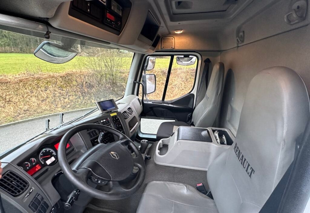 Renault Midlum 300-18H 4x2 KK + HB