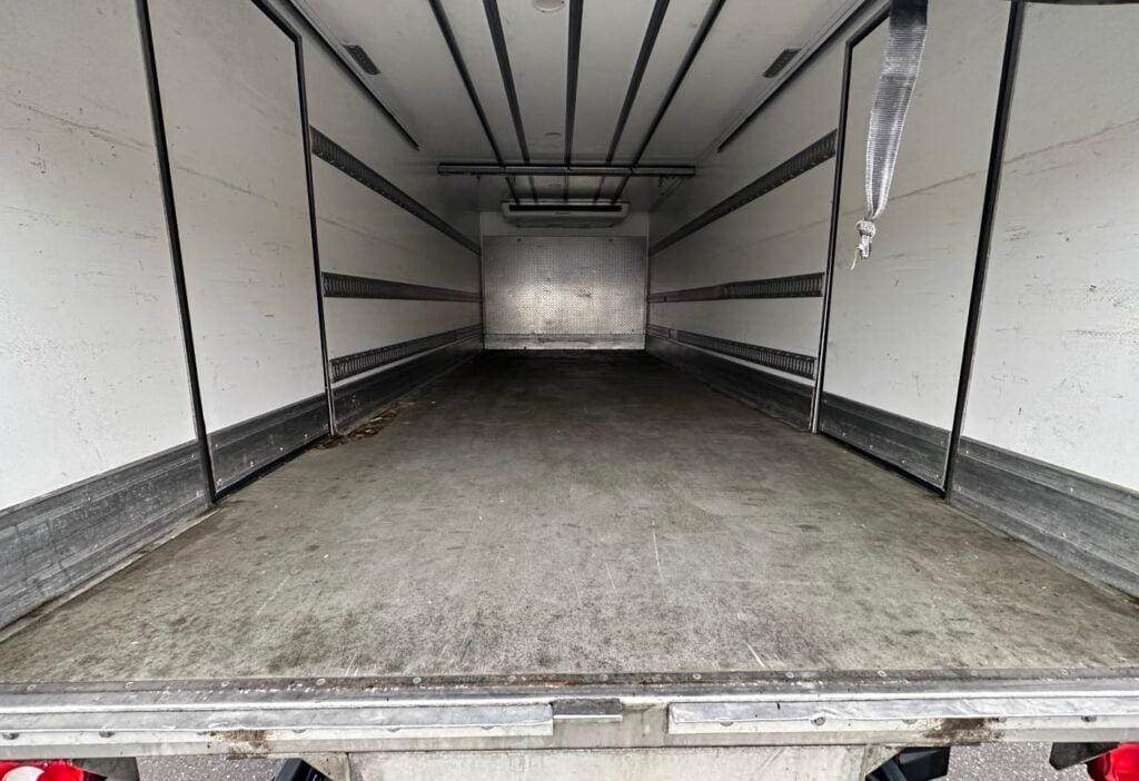 Renault Midlum 300-18H 4x2 KK + HB
