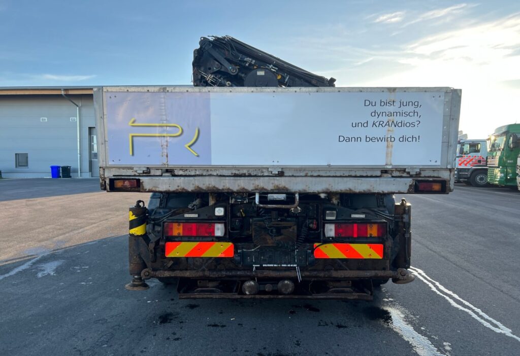 (D) 2001 Scania P124CB 8x4*6 Effer 920/6S JIB 4S+Winde