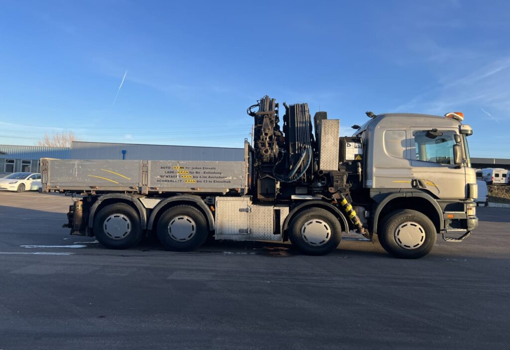 (D) 2001 Scania P124CB 8x4*6 Effer 920/6S JIB 4S+Winde