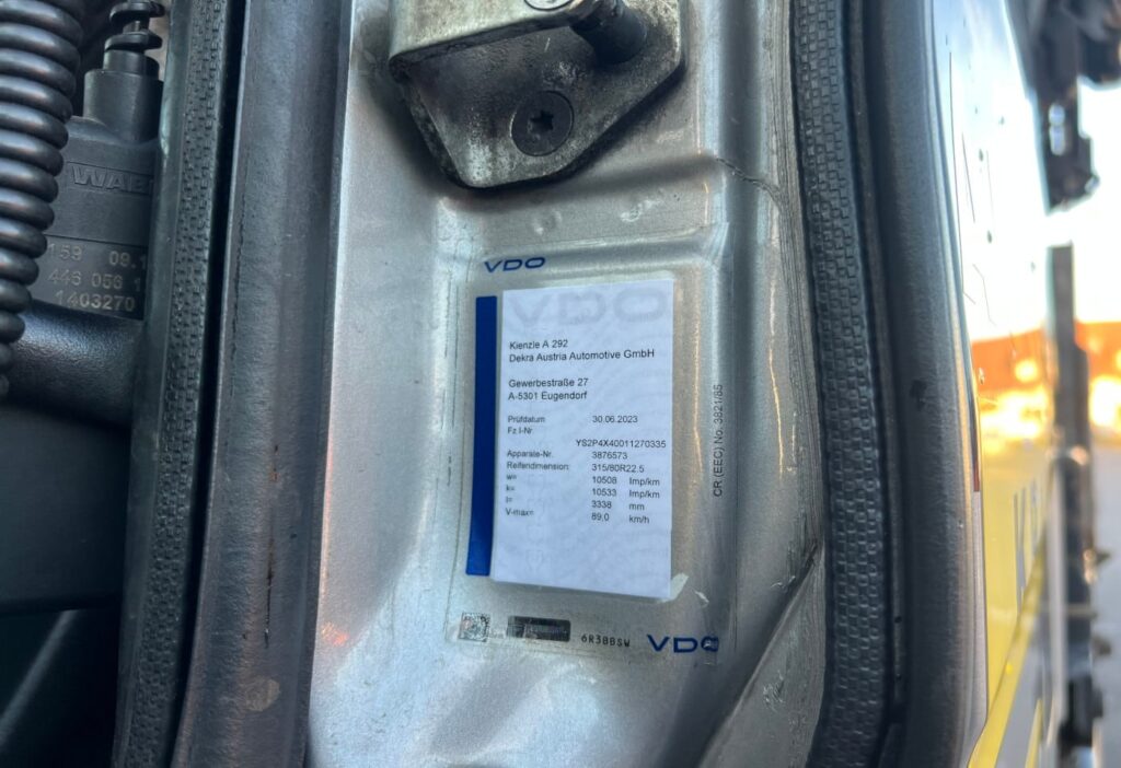 (D) 2001 Scania P124CB 8x4*6 Effer 920/6S JIB 4S+Winde