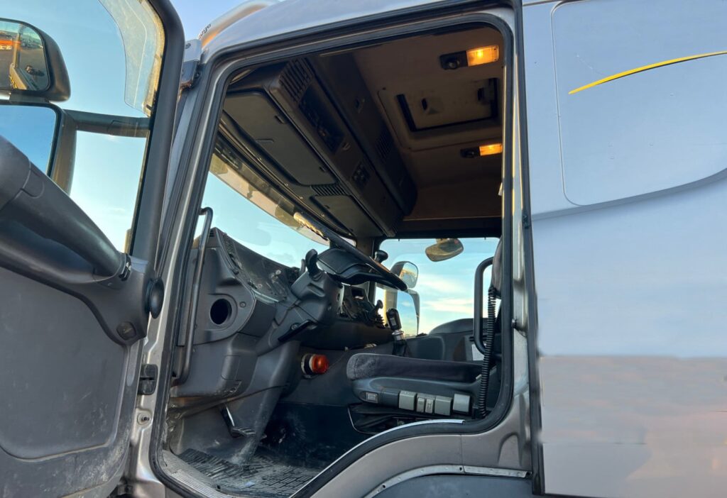 (D) 2001 Scania P124CB 8x4*6 Effer 920/6S JIB 4S+Winde