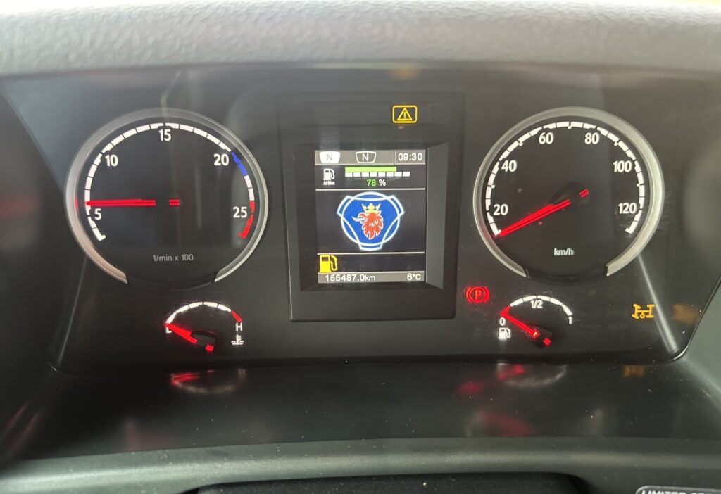 (D) 2015 Scania P360 LB 6x2 4MNB Kehrichtwagen