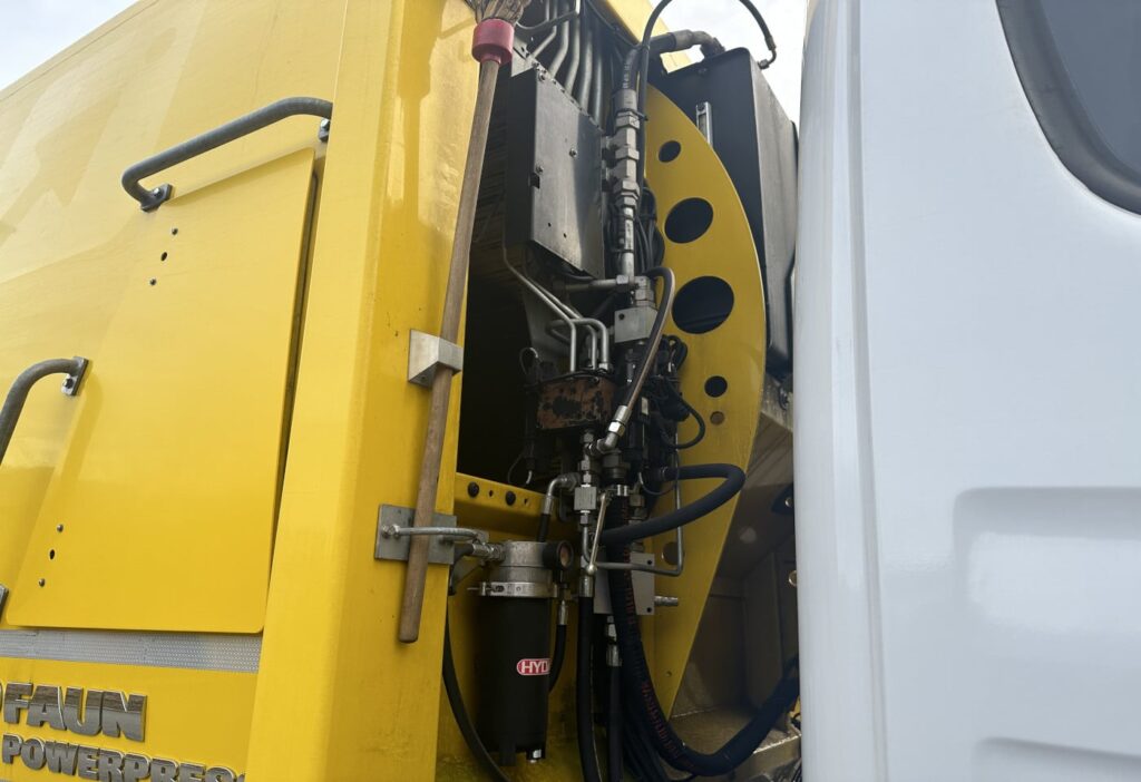 (D) 2015 Scania P360 LB 6x2 4MNB Kehrichtwagen