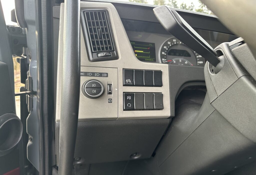 2016 Volvo FM-330 6x2R Kehrichtwagen