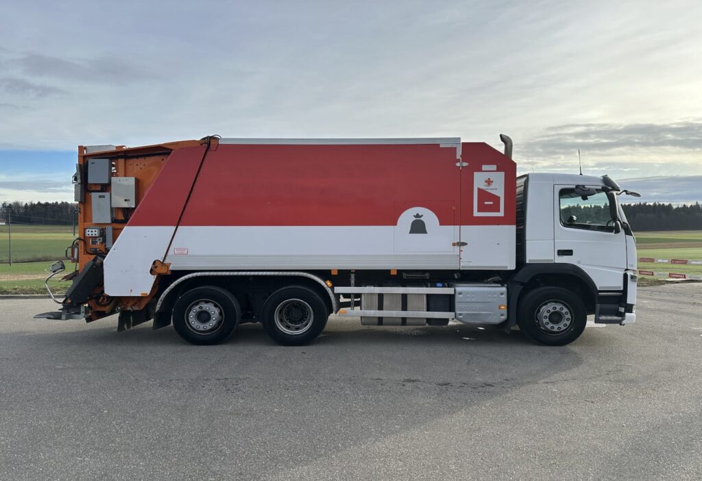 2016 Volvo FM-330 6x2R Kehrichtwagen