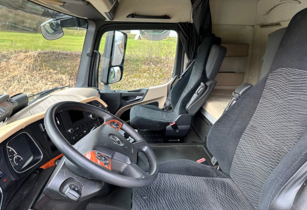 2018 Mercedes-Benz Actros 1842 4x2 Chassis-Kabine