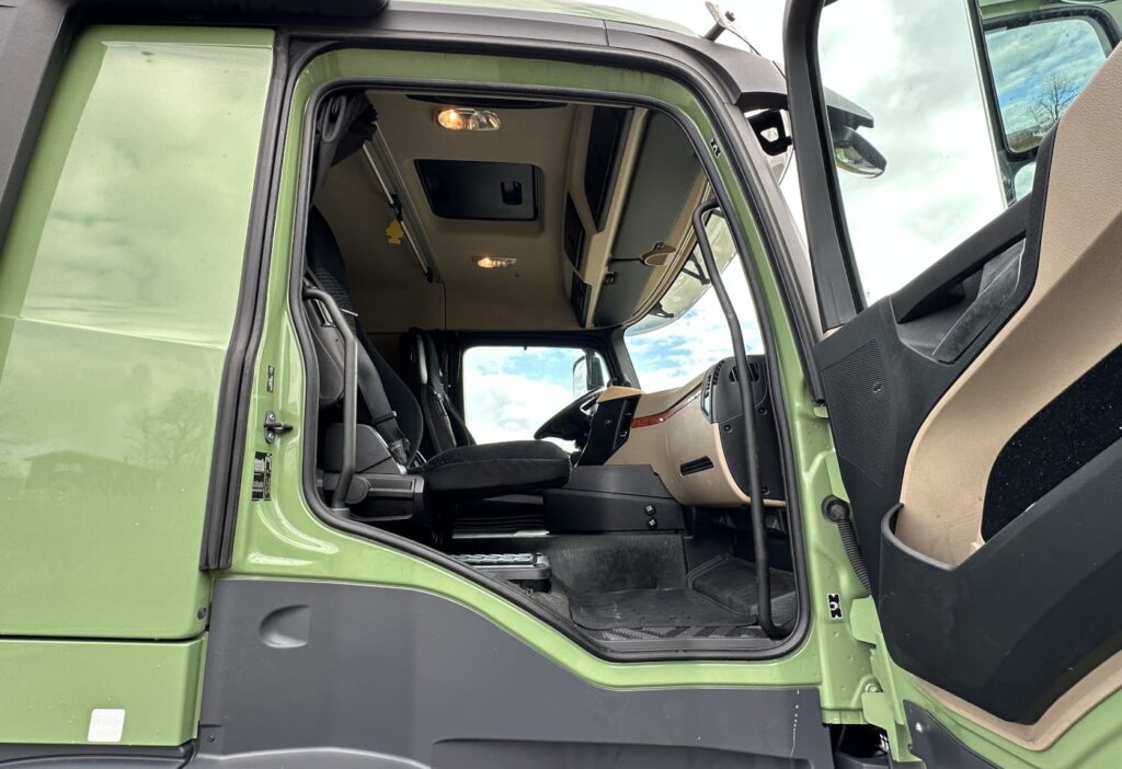 2018 Mercedes-Benz Actros 1842 4x2 Chassis-Kabine