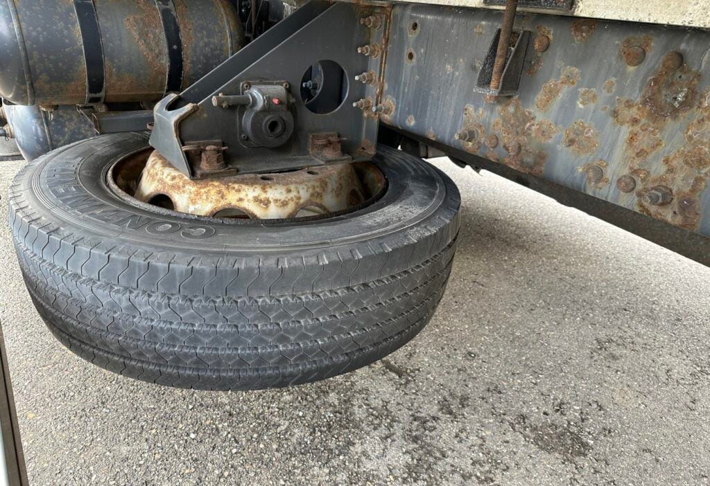2006 Volvo FM-300 4x2R Kasten mit HB
