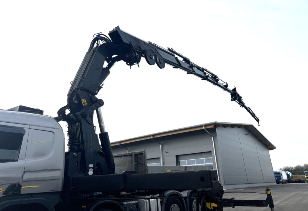 (D) 2001 Scania P124CB 8x4*6 Effer 920/6S JIB 4S+Winde