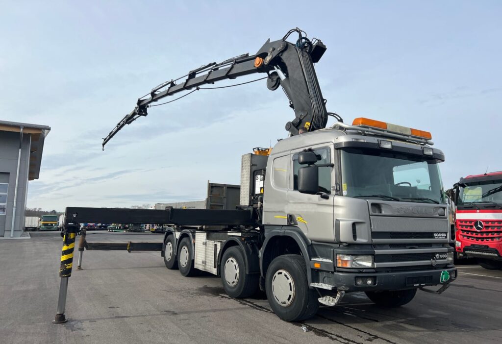 (D) 2001 Scania P124CB 8x4*6 Effer 920/6S JIB 4S+Winde