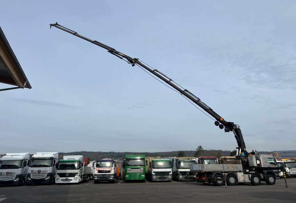 (D) 2001 Scania P124CB 8x4*6 Effer 920/6S JIB 4S+Winde