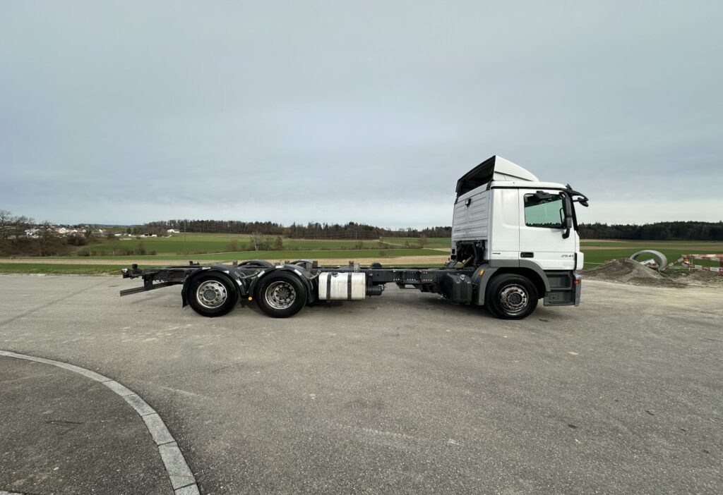 2012 Mercedes-Benz Actros 2541 6x2*4 Chassis-Kabine