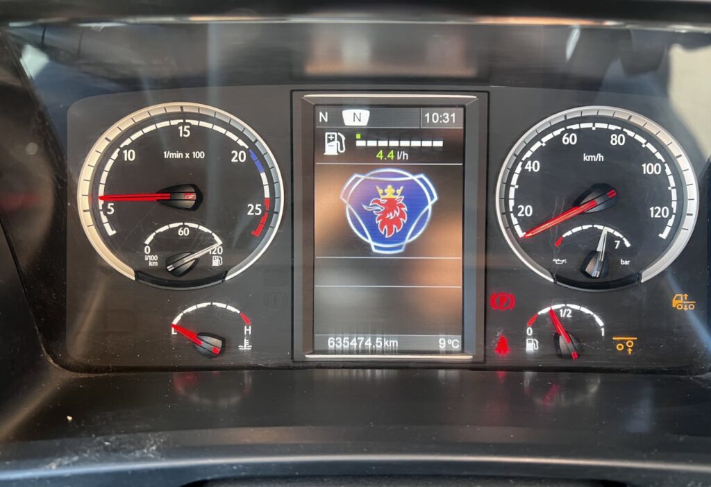 (D) 2013 Scania R480 10x4 Kettengerät