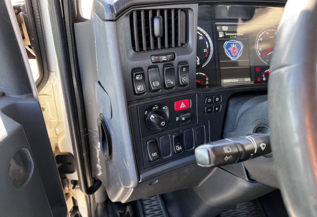 (D) 2013 Scania R480 10x4 Kettengerät