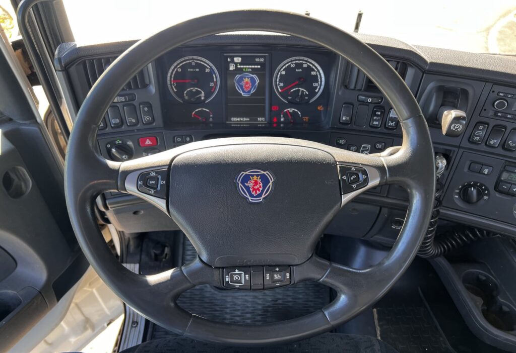 (D) 2013 Scania R480 10x4 Kettengerät