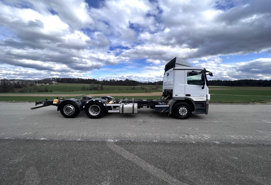2012 Mercedes-Benz Actros 2541 6x2*4 Chassis-Kabine
