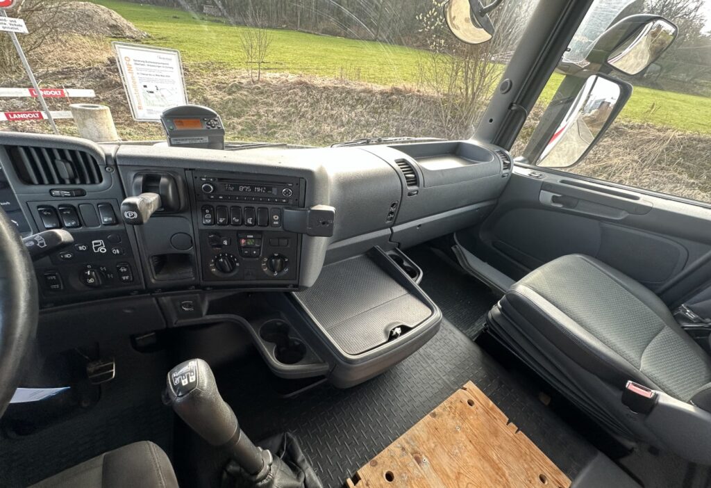(D) 2011 Scania R500 10x4 3-SK