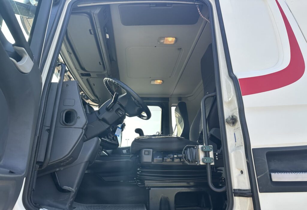 (D) 2011 Scania R500 10x4 3-SK