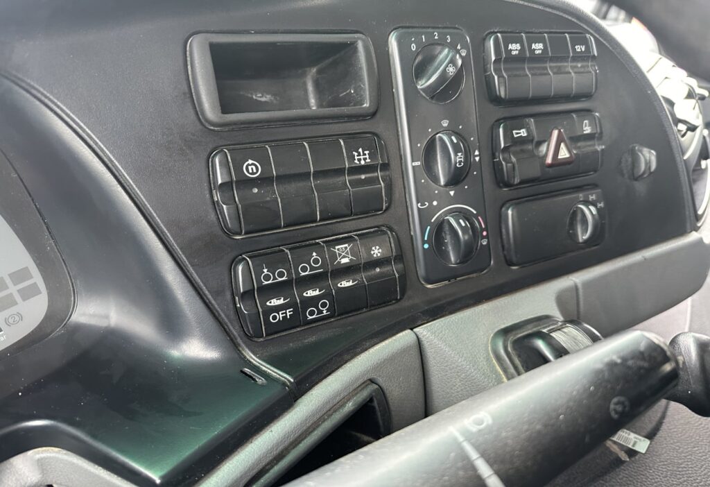 2007 MB-Actros 4448 10x4 2-SK