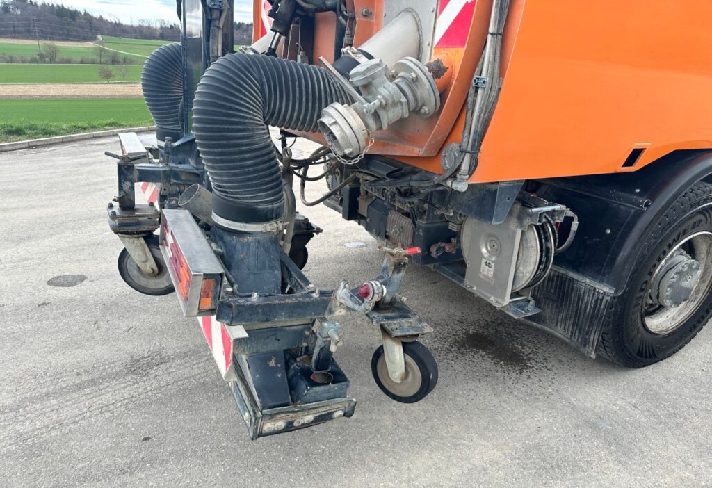 1998 MB-1827 4x2 Kehrmaschine