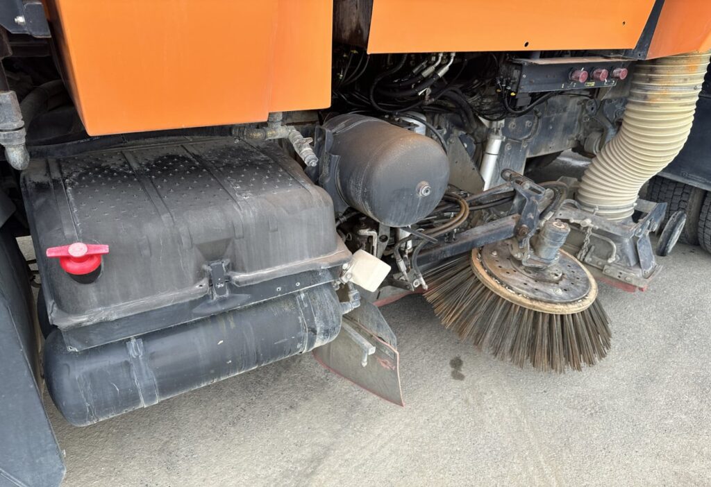 1998 MB-1827 4x2 Kehrmaschine