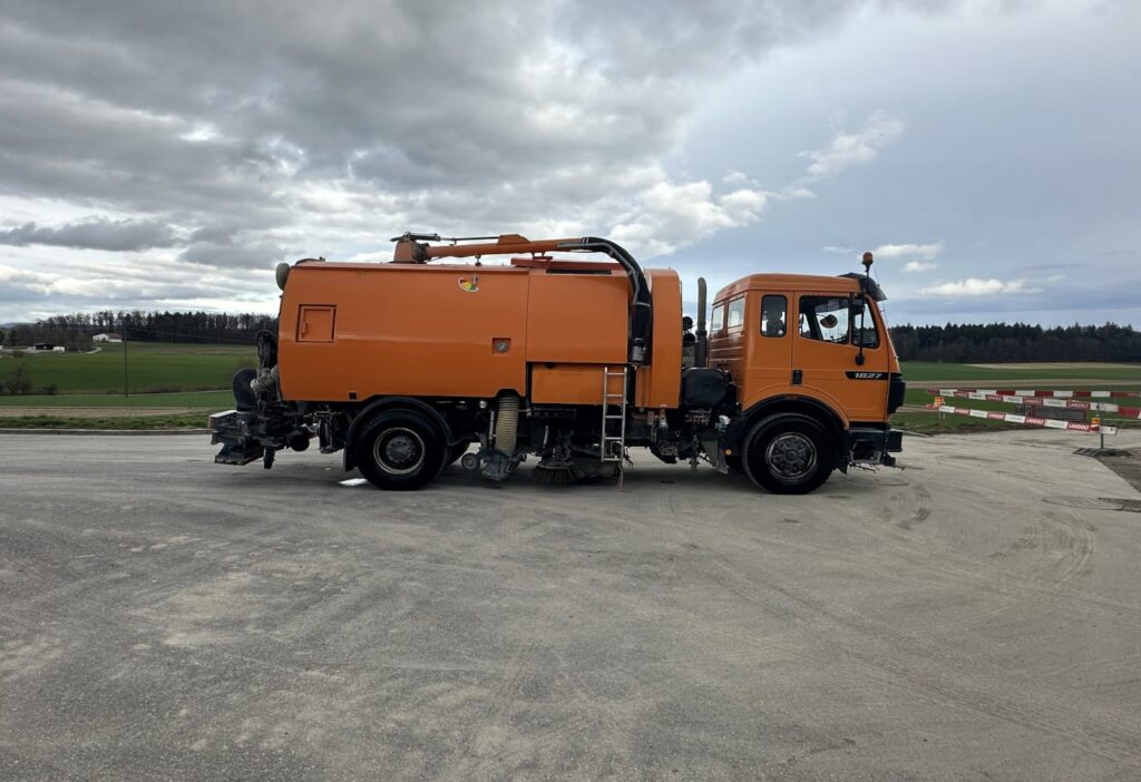 1998 MB-1827 4x2 Kehrmaschine