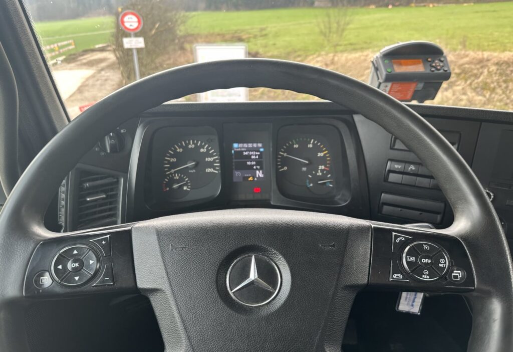 2016 MB-Arocs 3248 8x4 Kipper