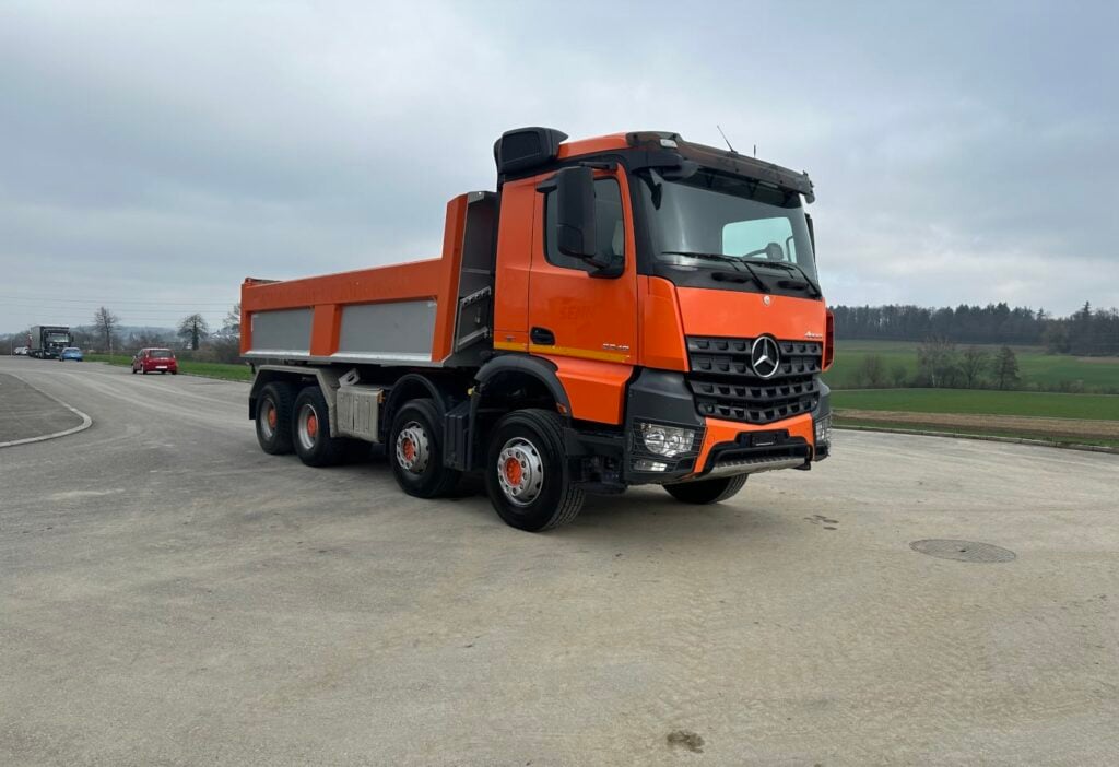 2016 MB-Arocs 3248 8x4 Kipper