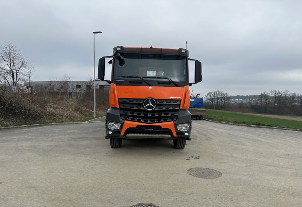 2016 MB-Arocs 3248 8x4 Kipper