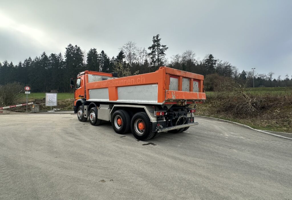 2016 MB-Arocs 3248 8x4 Kipper