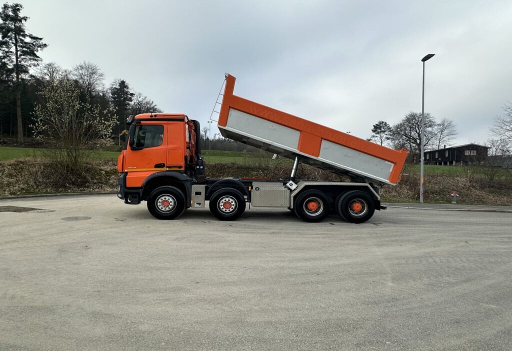 2016 MB-Arocs 3248 8x4 Kipper