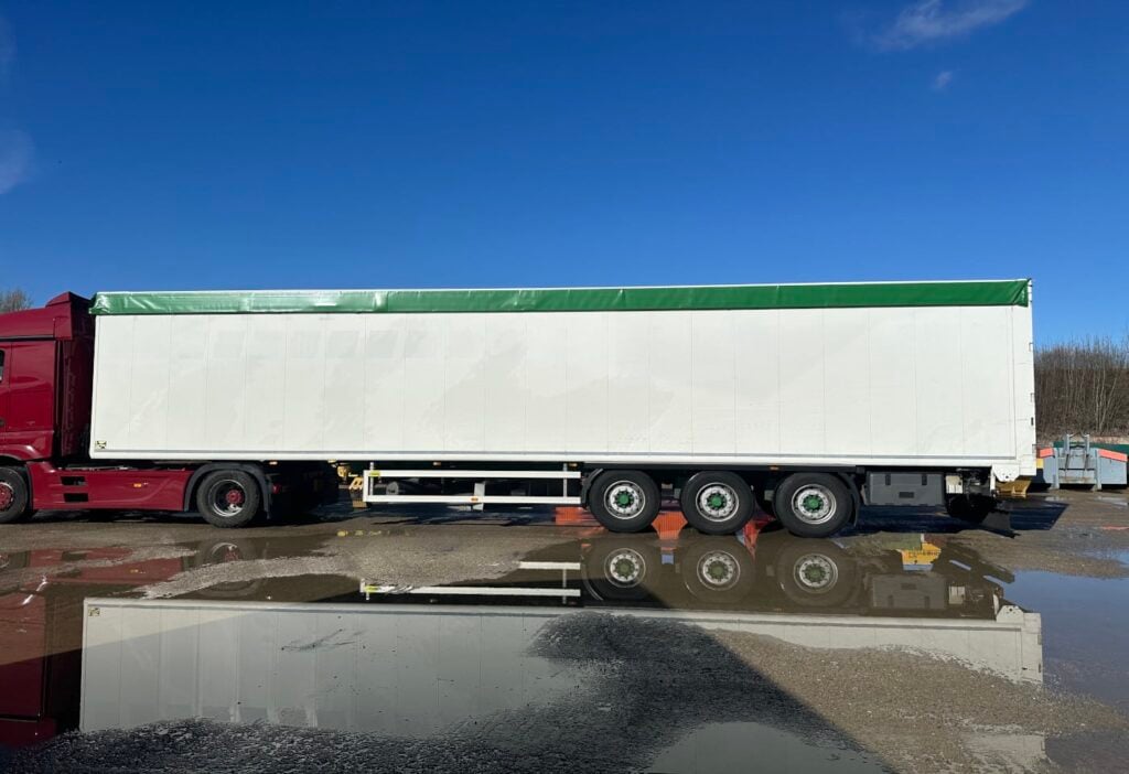 2012 Kraker CF300  Schubboden