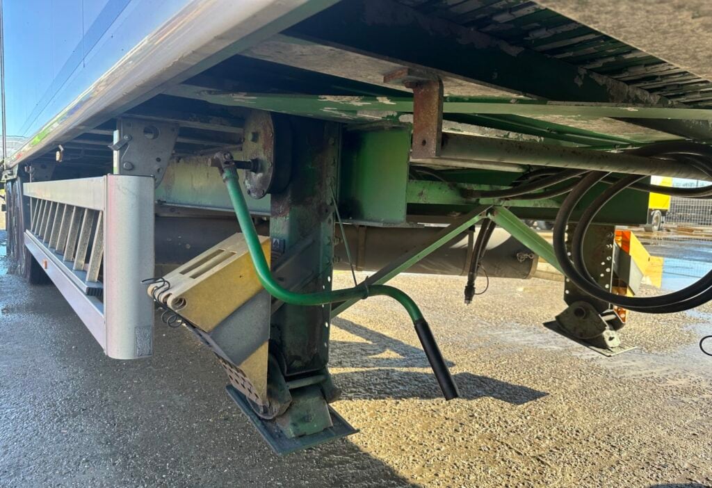 2012 Kraker CF300  Schubboden