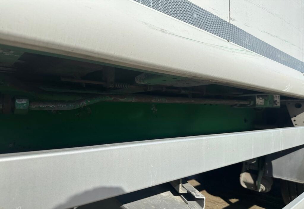 2012 Kraker CF300  Schubboden