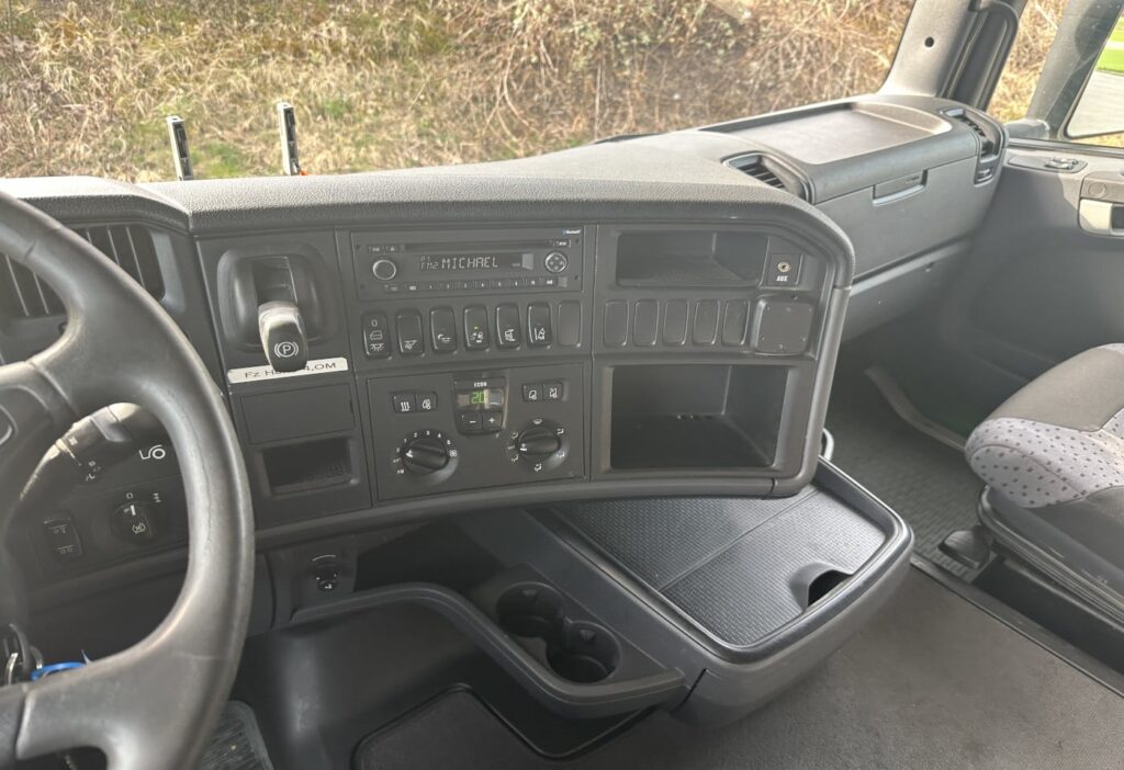 2012 Scania R480 6x2*4 Kühlkoffer / HB