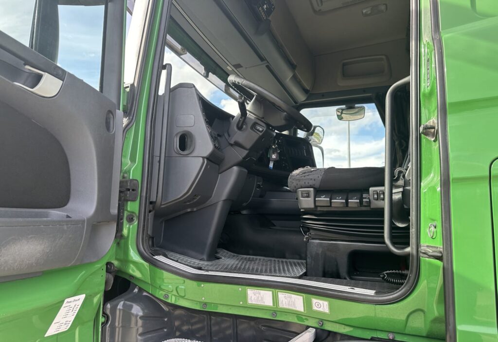 2012 Scania R480 6x2*4 Kühlkoffer / HB