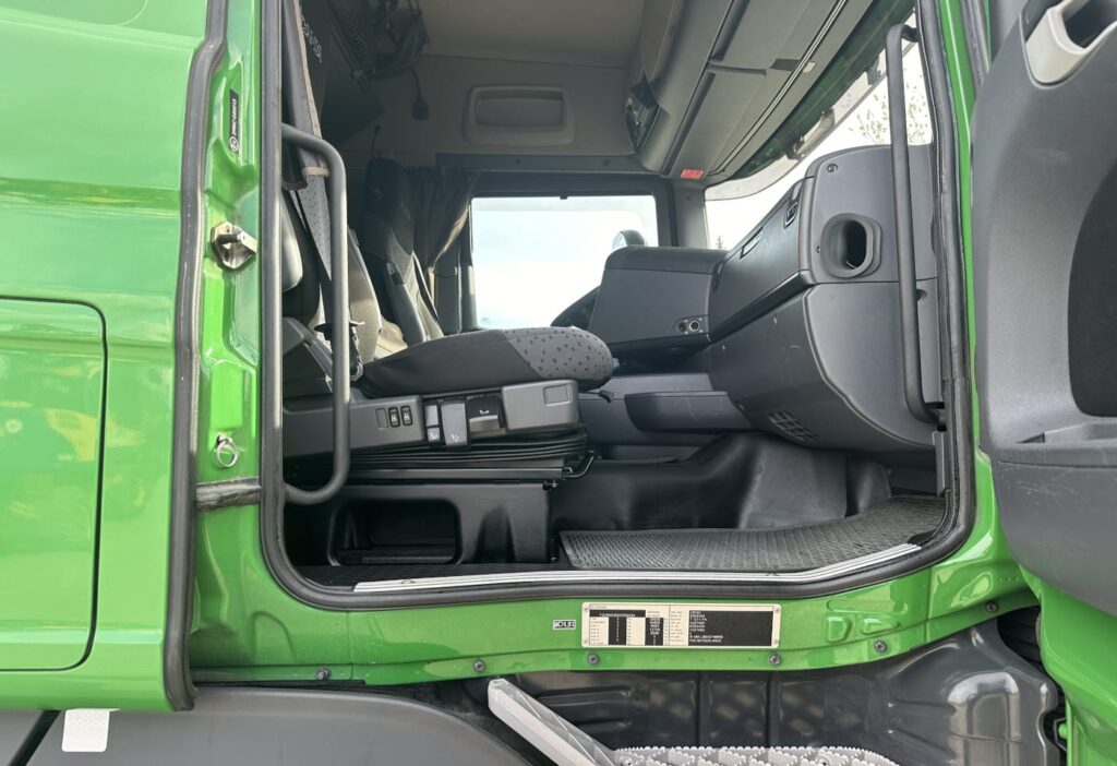 2012 Scania R480 6x2*4 Kühlkoffer / HB