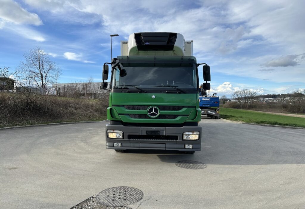 2012 MB-Axor 1833 4x2 Kühlkoffer / HB
