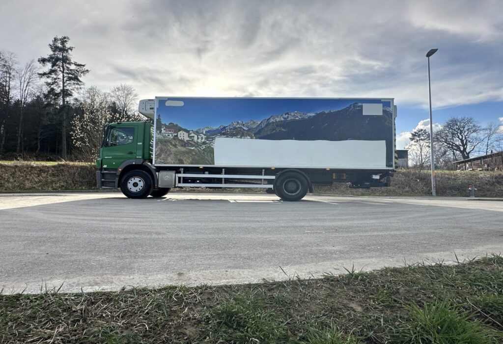 2012 MB-Axor 1833 4x2 Kühlkoffer / HB
