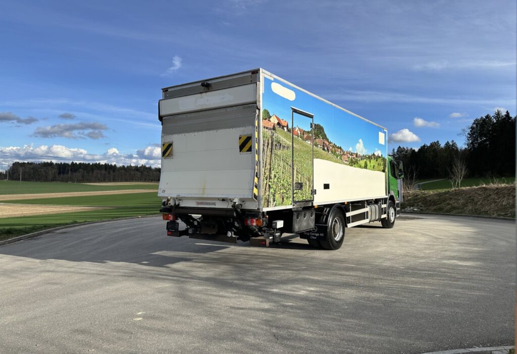 2012 MB-Axor 1833 4x2 Kühlkoffer / HB