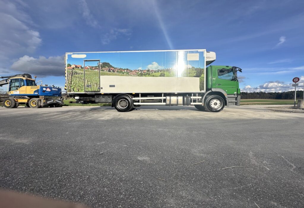 2012 MB-Axor 1833 4x2 Kühlkoffer / HB