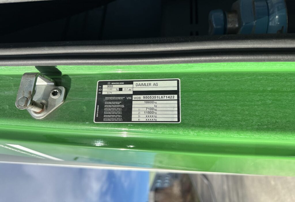 2012 MB-Axor 1833 4x2 Kühlkoffer / HB