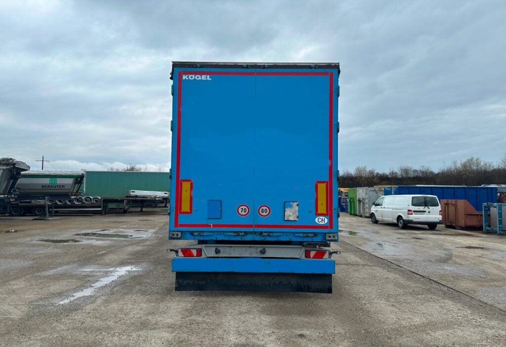 2015 Koegel Cargo S 24-1 Blache